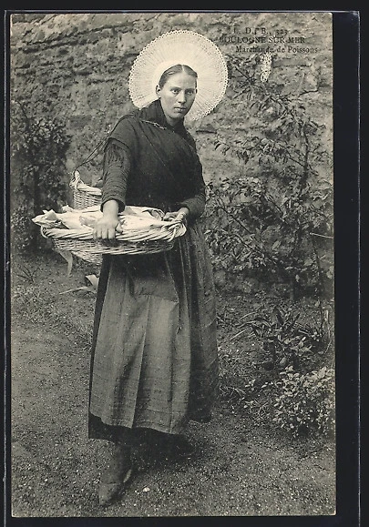 Carte Postale Ancienne CPA - Marchande De Bonbons à Sainte Anne Du Houlin (1900)