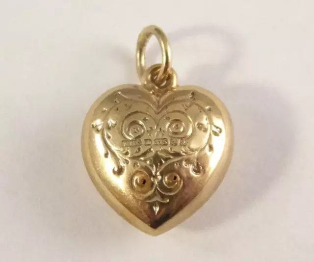 Vintage 9ct Gold ENGRAVED HEART CHARM / PENDANT. Hallmarked Birmingham 1975