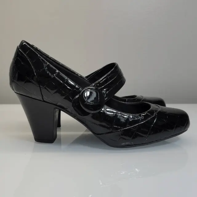 Clarks Heels Pumps Women Size 6.5 Mary Jane Black Patent Leather Croc Embossed