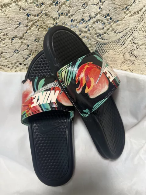 Sandalias para mujer Nike Benassi Swoosh con estampado JDI-Victoria Bling sin cordones en la playa