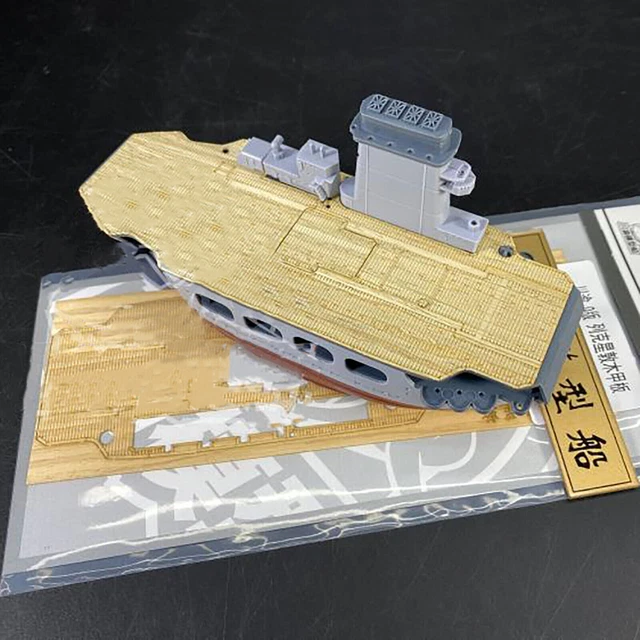 Meng WB-002 Warship Builder Scharnhorst Q Edition – Plastic Model Kit With Wooden Deck