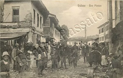 Prima guerra mondiale, Albania - Valona, piazza affollata