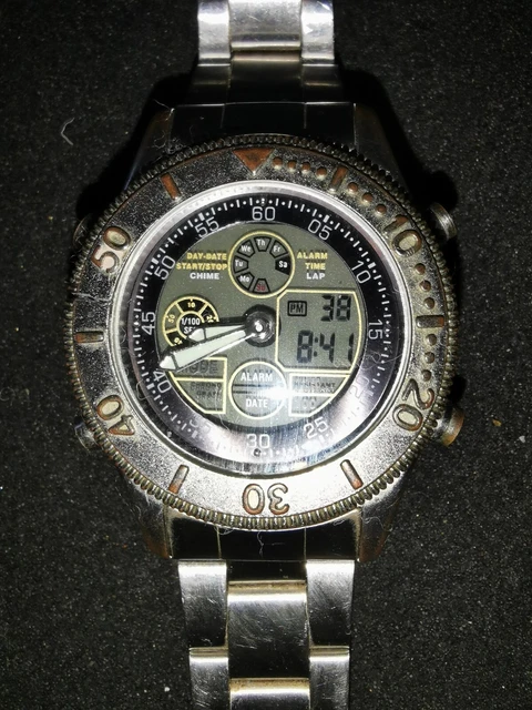 GENTS ETC CO Ltd Digital Quartz Watch with Silver Metal Strap