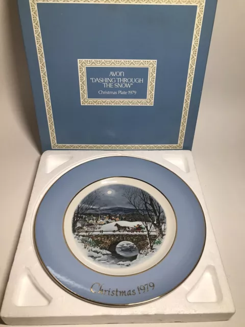 Vintage AVON 1979 Collector Christmas Plate "Dashing Through the Snow" With Box