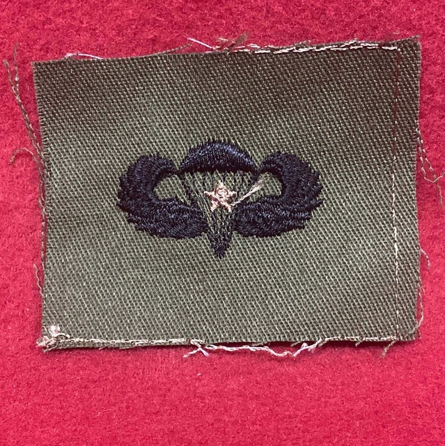 VINTAGE US ARMY COMBAT JUMP WINGS Patch SEW ON Subdued OD Black (04cc29