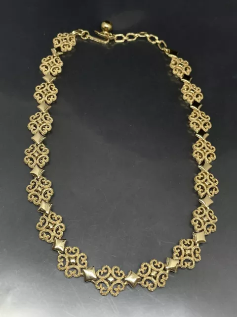Vintage Signed AVON Open Metalworks Couture Gold tone Collar Necklace 14-16”