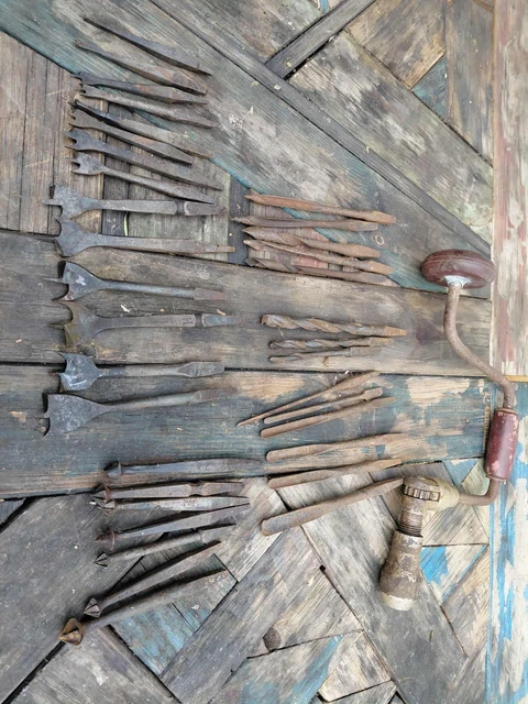 Grands outils anciens, lot d'avions anciens, porte-parole