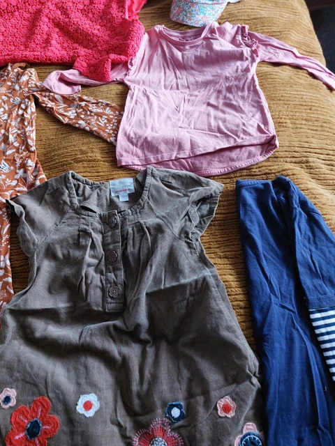 Pacchetto di vestiti per ragazze grande età 4-5 anni successivi, M&S, H&M ecc. 2