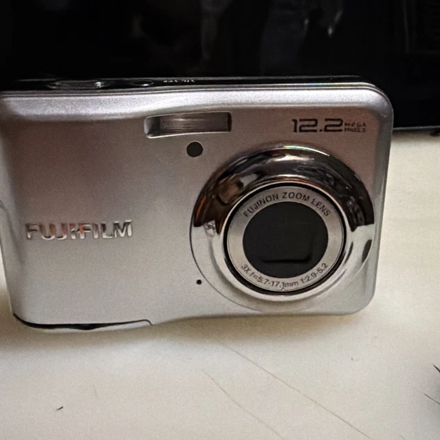 FUJIFILM FINEPIX A220 Compact Digital Camera with SD Card From