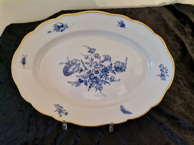 Meissen Blaue Blume -große ovale Schale mit Insekten und Goldrand-