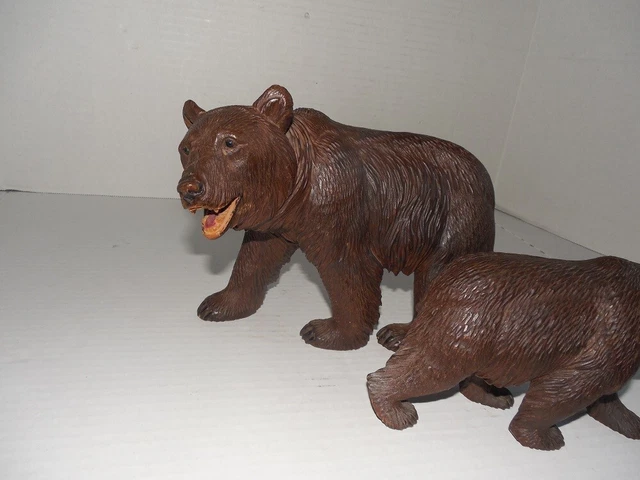Pair of Carved Swiss Early 20th Century Bear signed 9,5" and 7" 3