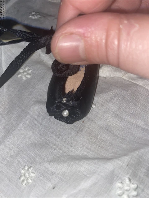 Chaussure  ancienne en cuir pour poupée 3