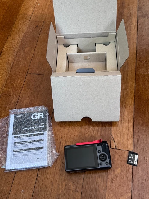 Ricoh GR IIIx Urban Edition 24.0MP Compact Camera in Excellent Condition