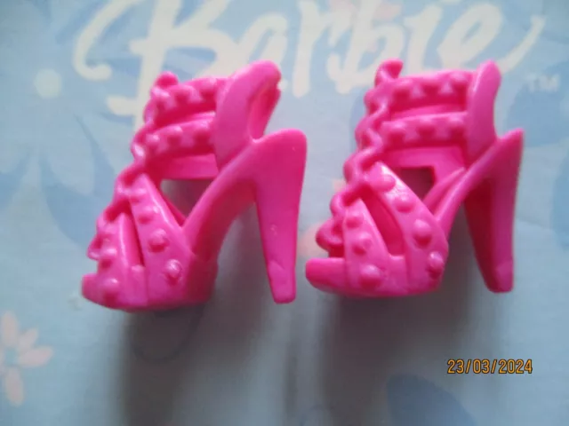 Poupee Barbie / Paire De Chaussures : Bottes, Escarpins ....... (2361)