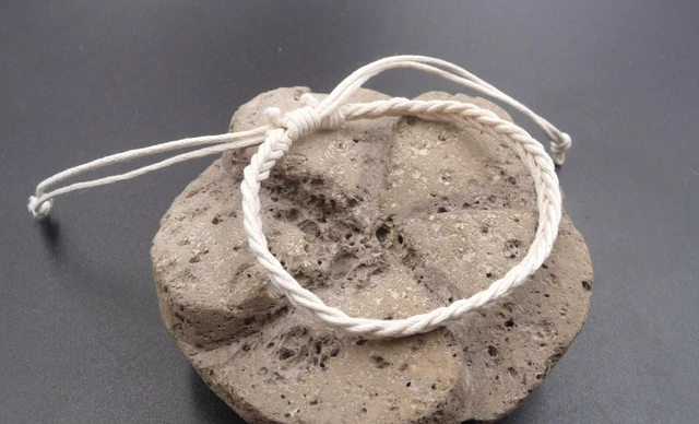 Bracelet De L'amitié Unisexe En Coton Rouge Et Bordeaux Canggu - Réglable, Neuf Avec étiquettes, Artisanat