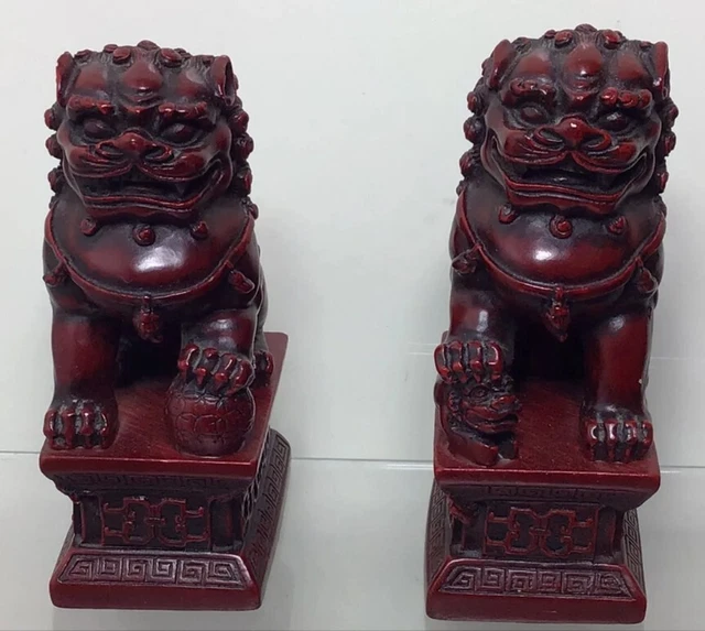 Pair of Red Chinese Detailed Carving Fengshui Lion Fu Foo Dogs Ornaments