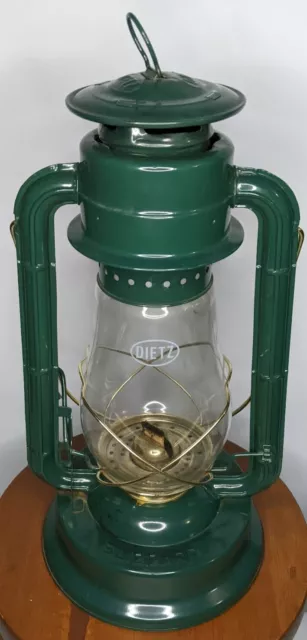 Dietz Blizzard No 80 Glossy Green Hurricane Kerosene Lantern (15" x 8")