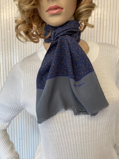 Écharpe Burberry Bleue en Cachemire ref.804037 - Joli Closet