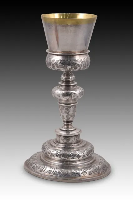 Solid silver chalice. Spain, 17th century. No hallmarks.