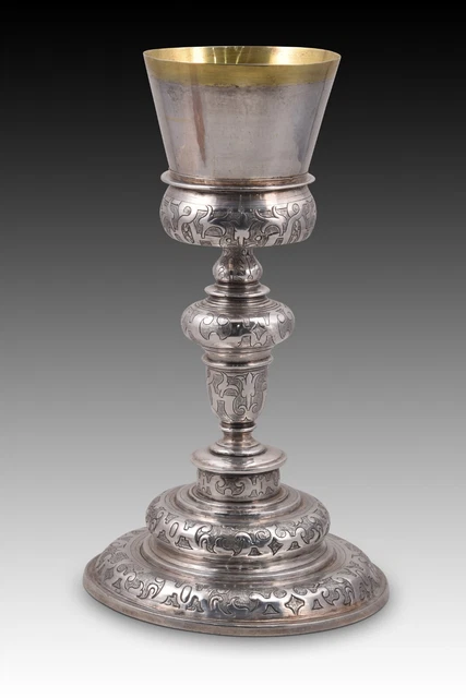 Solid silver chalice. Spain, 17th century. No hallmarks.