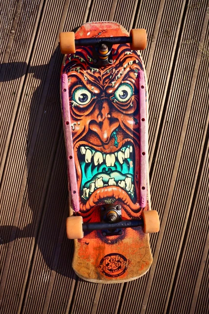 80’s NOS VINTAGE SANTA CRUZ Rob Roskopp vintage Original 1980s Santa Cruz Rob Roskopp Target