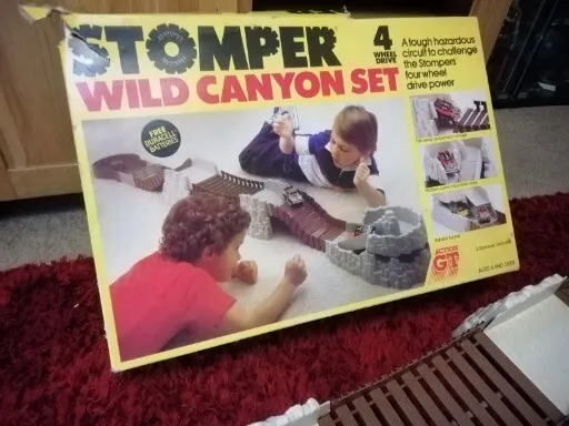 Schaper Stomper 4x4 Wild Canyon Playset ( No Carss) Action Gt  1980s