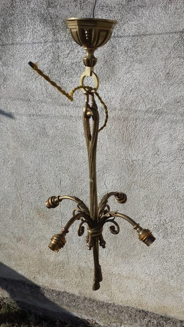 Ancien lustre en bronze doré 4 branches style LOUIS XVI, très sobre.