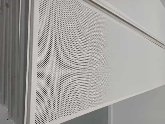 abgehängte Deckenfliesen 1200x600