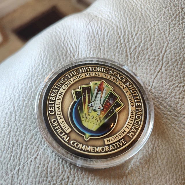 SPACE SHUTTLE COMMEMORATIVE NASA  Challenge/ Medallion Coin