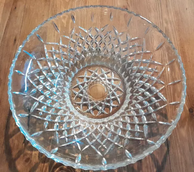 Crystal cut glass candy/fruit/dessert bowl, beautiful pattern in mint condition