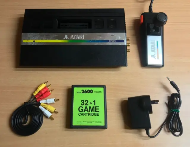 Atari 2600 Junior Console (Av-Modded) + 32 Games  -  Complete Setup