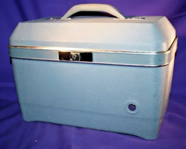 TRAIN CASE Forecast Luggage w/key blue vintage sears