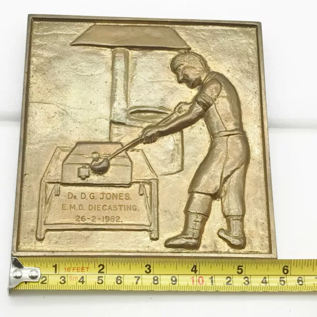 Vintage Messing Präsentationsplatte Datiert 1982 Ziemlich Schwer Ca. 1 Kg 14 Cm X 15 Cm