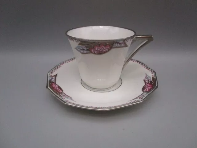 Tasse a café art-déco ancienne en porcelaine de Limoges