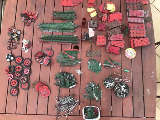 Tin toy, Ezy-Bilt construction toy, Australian, vintage, lot Over 700 Pieces!!