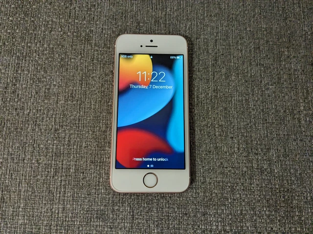Apple iphone se on sale 32gb rose gold