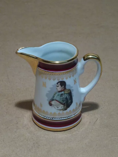 Pot à lait en porcelaine de luxe FD / thème de la décoration Napoléon