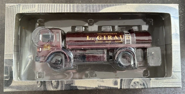 Le camion militaire russe ZIS 6 citerne en miniature de Omo au 1/43e