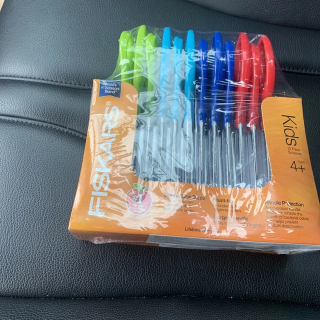 Paquete de clase de tijeras punta roma para niños Fiskars, colores surtidos, paquete de 12