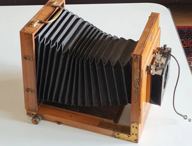 Certo Holz Kamera mit Goerz Doppel Anastiomat Objektiv