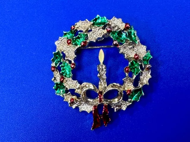 Gerry's Signed Holiday Wreath and Candle Christmas vintage brooch pin