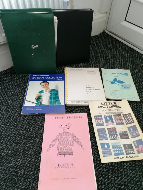 Libro, patrones y revistas de costillas para máquina de tejer.