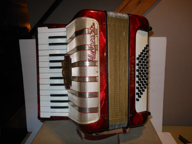 HOHNER STUDENT VB ACCORDION 26 Piano Keys 48 Bass Buttons HOHNER STUDENT VB ACCORDION 26 Piano Keys 48 Bass Buttons