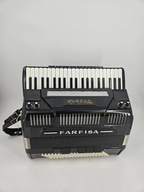 Farfisa 41 key 120 bass Piano accordion Farfisa 41 key 120 bass Piano accordion