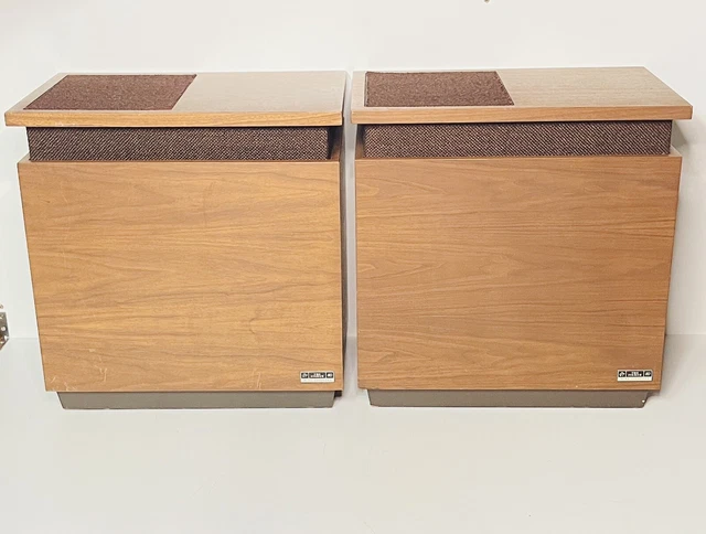 Pair of Vintage Fisher Wide Surround WS-80 Rare Speakers Pair of Vintage Fisher Wide Surround WS-80 Rare Speakers