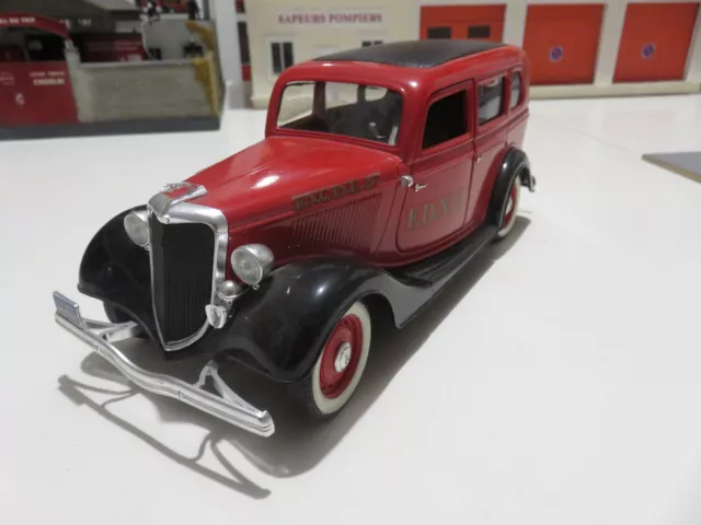 Miniature Pompier Ford v8 Solido 1/18