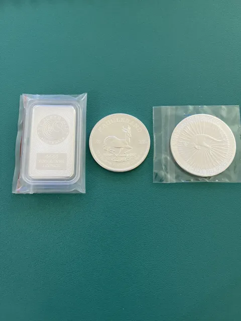 Australian 2021 QEII Kangaroo Perth Mint 1oz .9999 Silver Coin And Bullion.