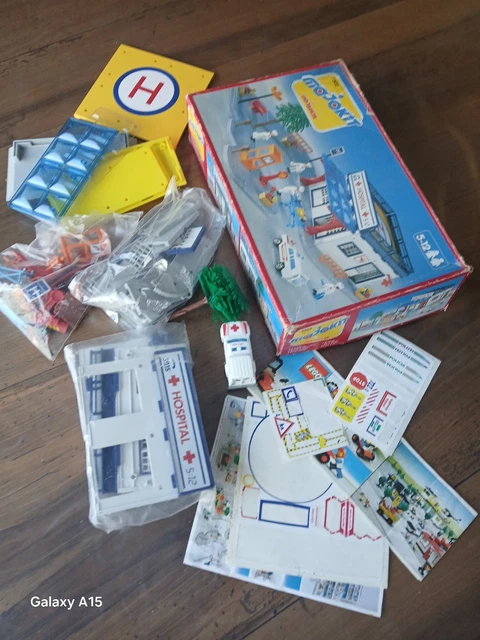 Majokit La poste Majorette 7401 + beau lot divers Majokit 65