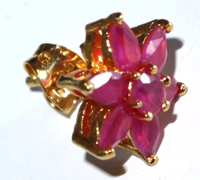 Solid 18K yellow gold marked 18K real rubies single flower earring Lot#151