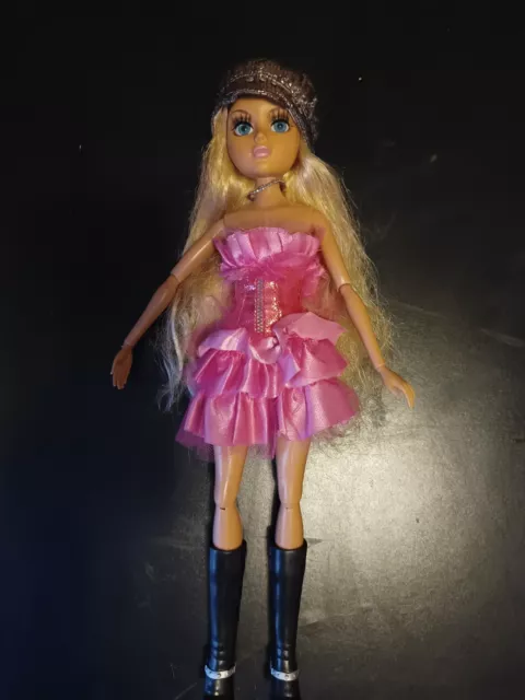 Moxie Teenz MELROSE 14” Poseable Doll Rooted Lashes In Original pink dress